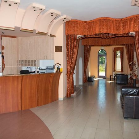 Hotel Fortuna Davod Екстер'єр фото