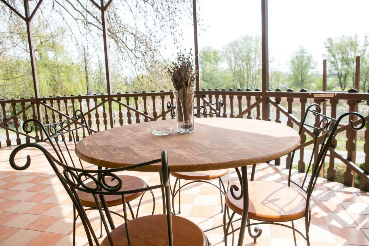 Hotel Fortuna Davod Екстер'єр фото