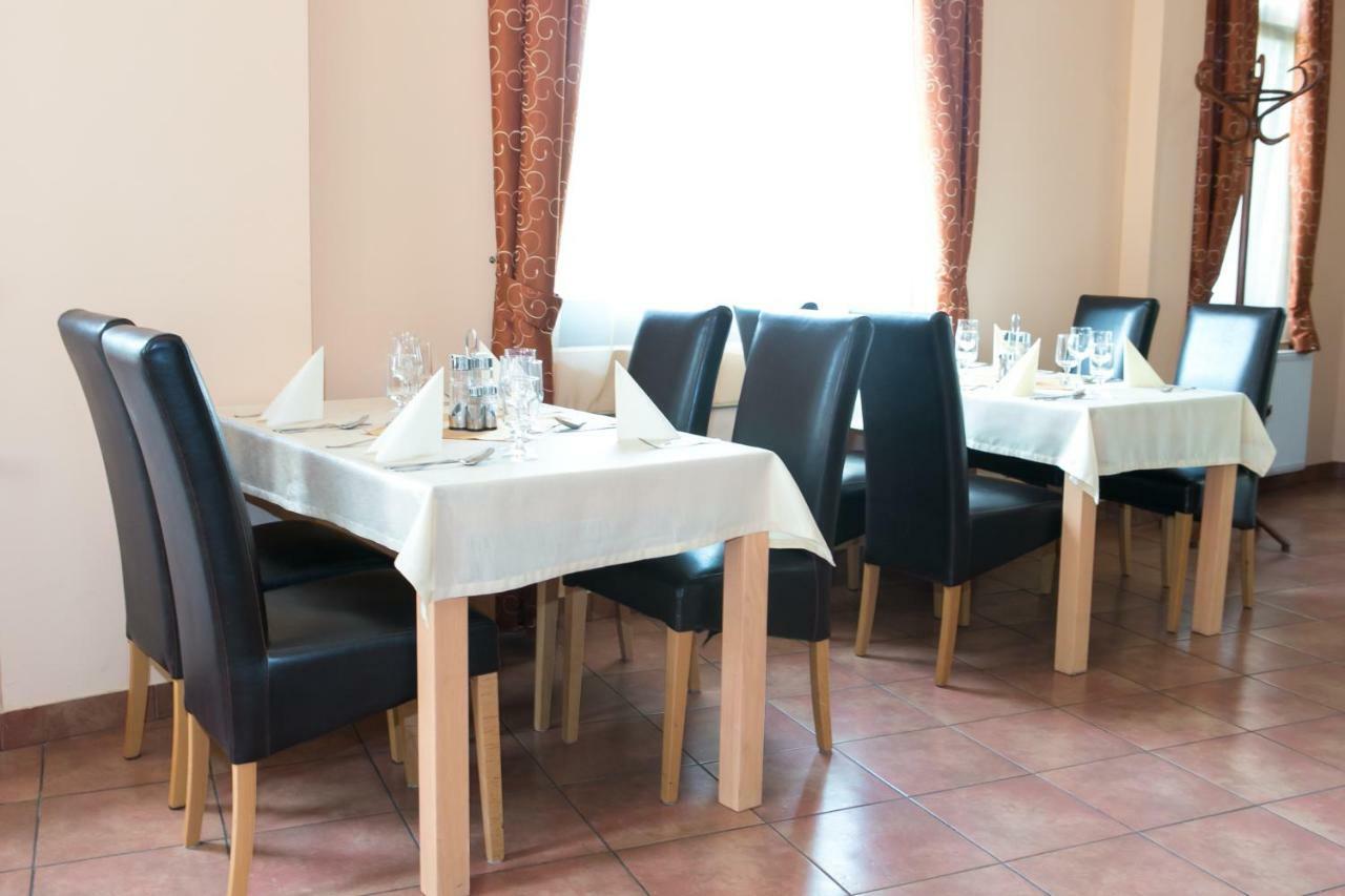 Hotel Fortuna Davod Екстер'єр фото